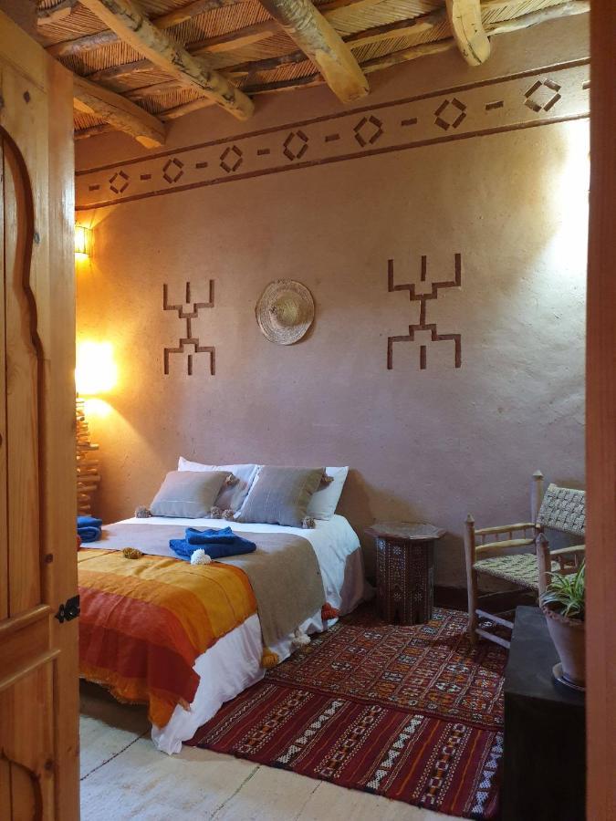 Maison D'Hotes Izza Kelaat-M'Gouna Buitenkant foto