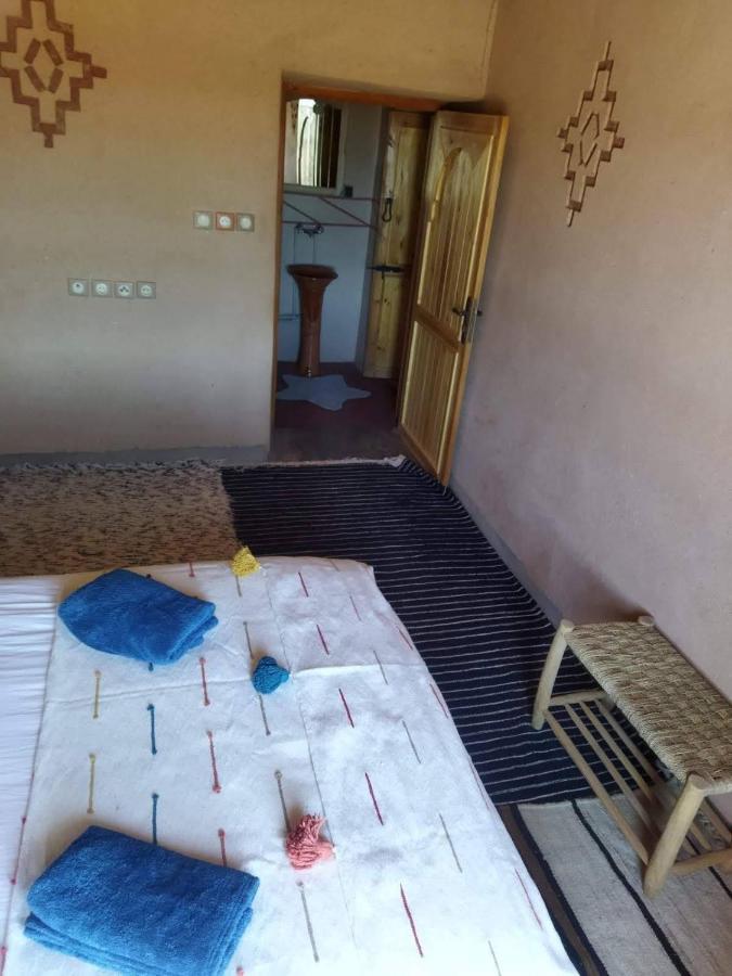 Maison D'Hotes Izza Kelaat-M'Gouna Buitenkant foto