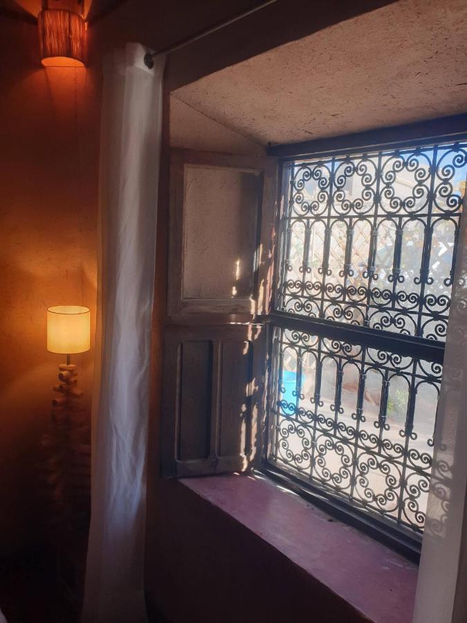 Maison D'Hotes Izza Kelaat-M'Gouna Buitenkant foto