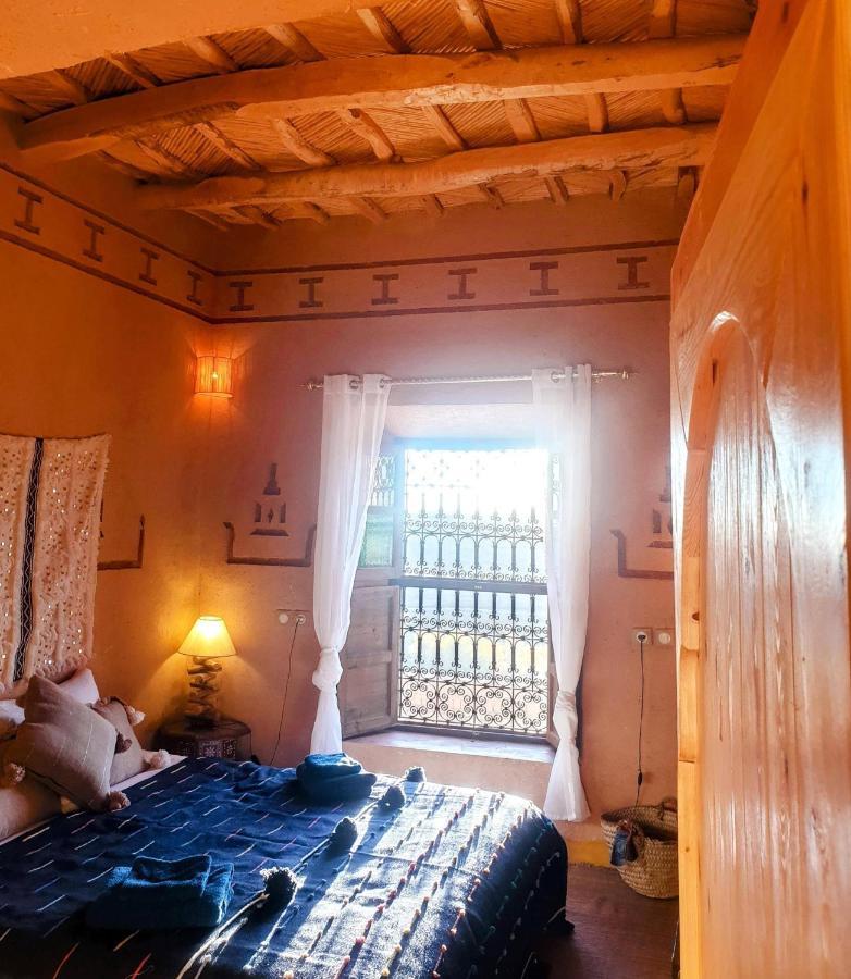 Maison D'Hotes Izza Kelaat-M'Gouna Buitenkant foto