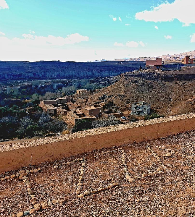 Maison D'Hotes Izza Kelaat-M'Gouna Buitenkant foto
