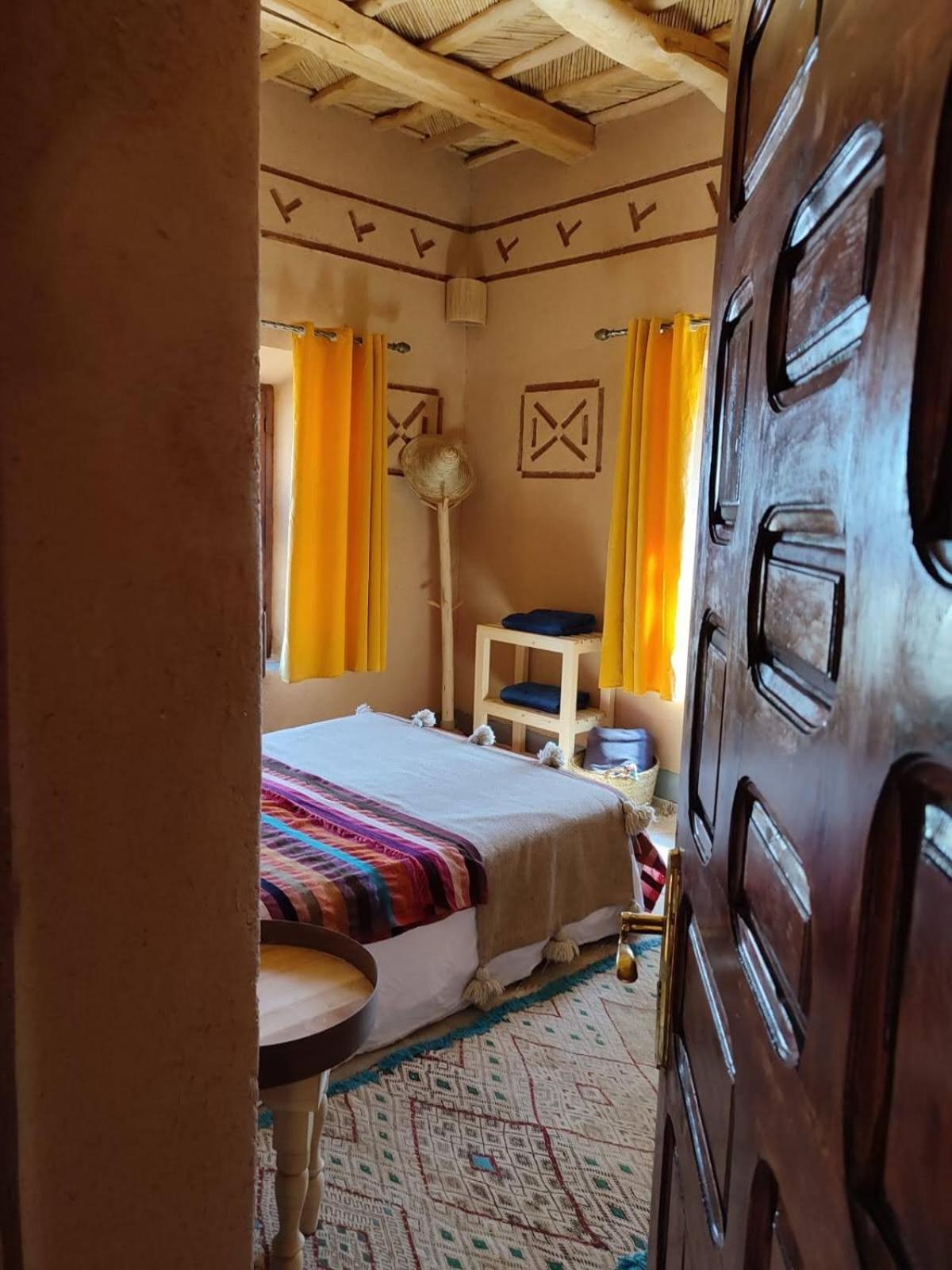 Maison D'Hotes Izza Kelaat-M'Gouna Buitenkant foto