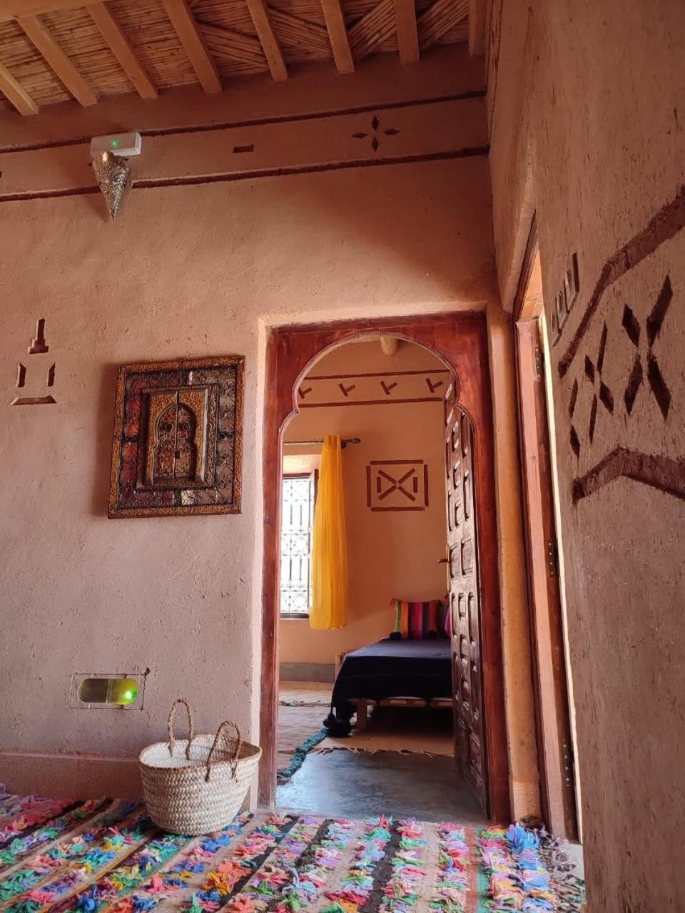 Maison D'Hotes Izza Kelaat-M'Gouna Buitenkant foto