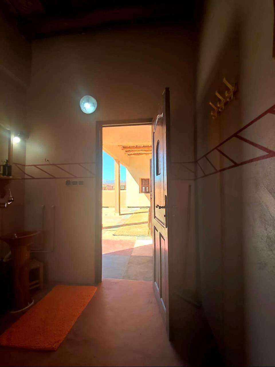 Maison D'Hotes Izza Kelaat-M'Gouna Buitenkant foto