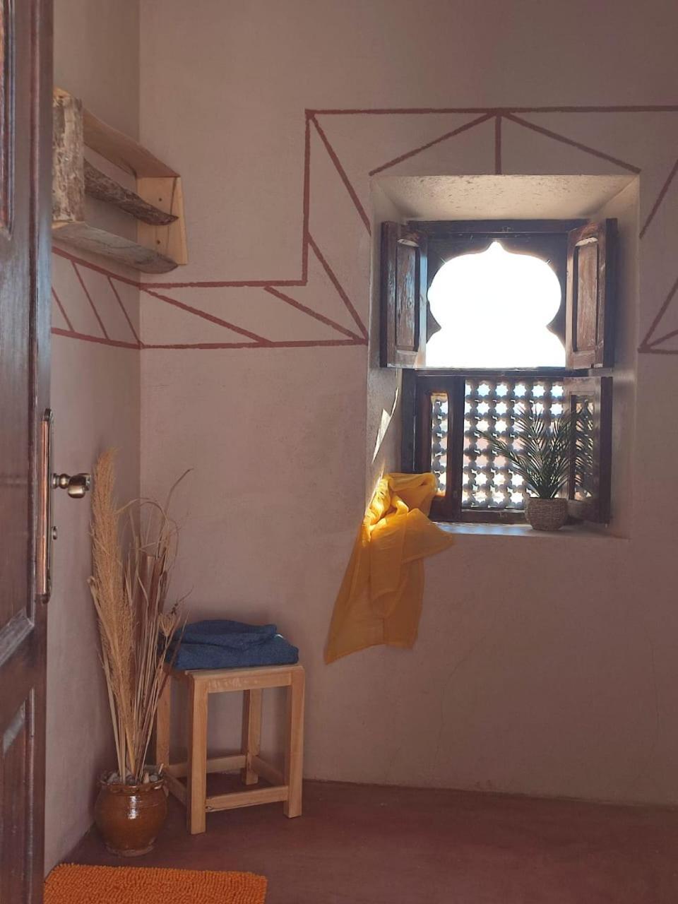 Maison D'Hotes Izza Kelaat-M'Gouna Buitenkant foto