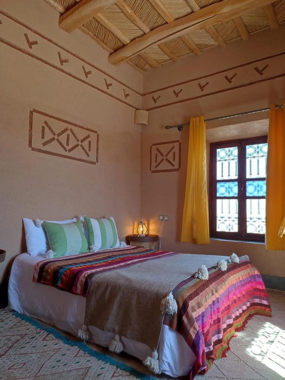 Maison D'Hotes Izza Kelaat-M'Gouna Buitenkant foto