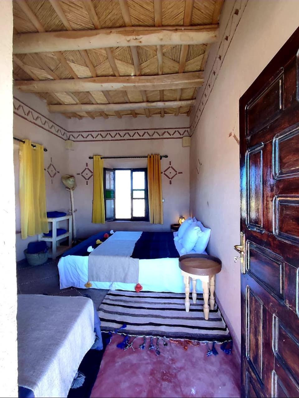 Maison D'Hotes Izza Kelaat-M'Gouna Buitenkant foto