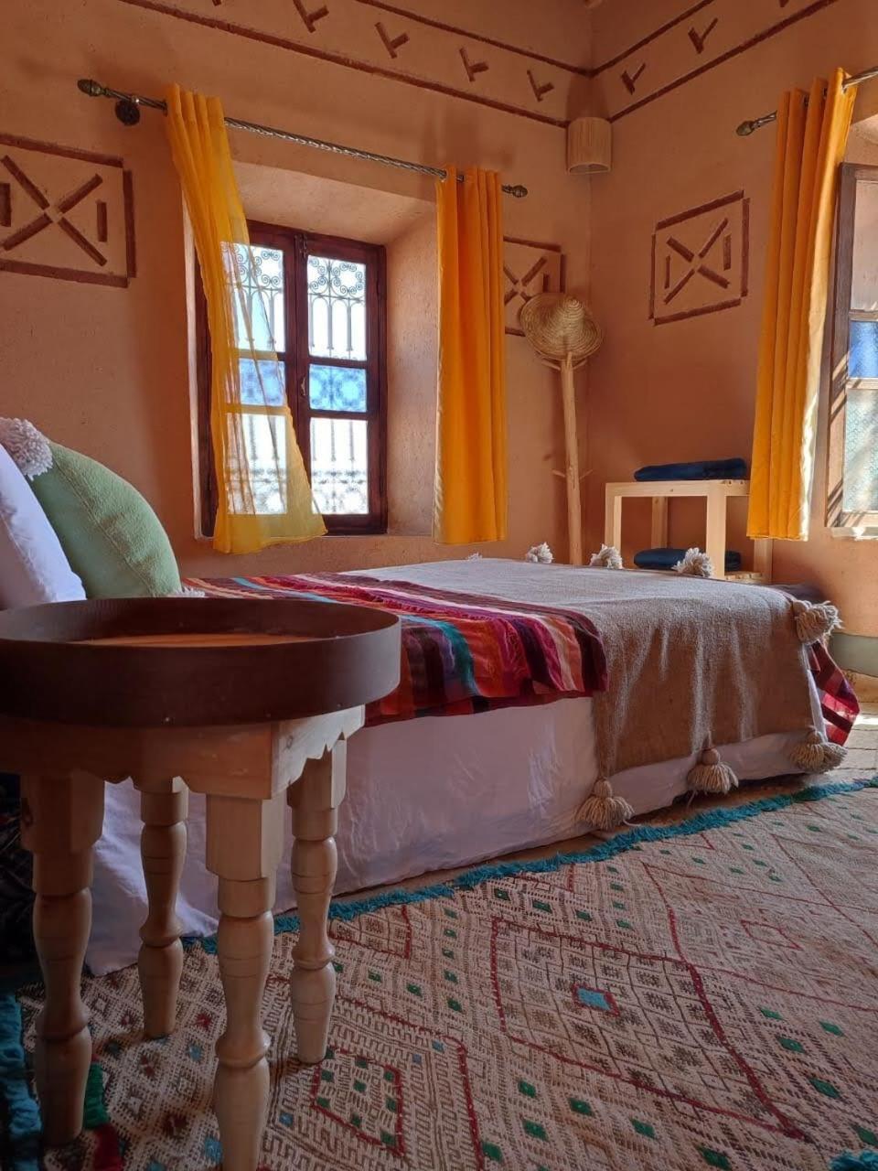 Maison D'Hotes Izza Kelaat-M'Gouna Buitenkant foto