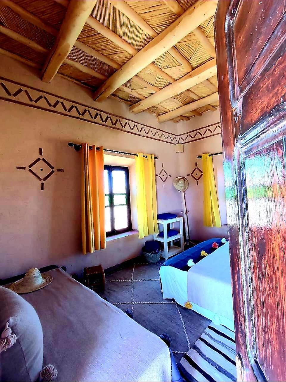 Maison D'Hotes Izza Kelaat-M'Gouna Buitenkant foto