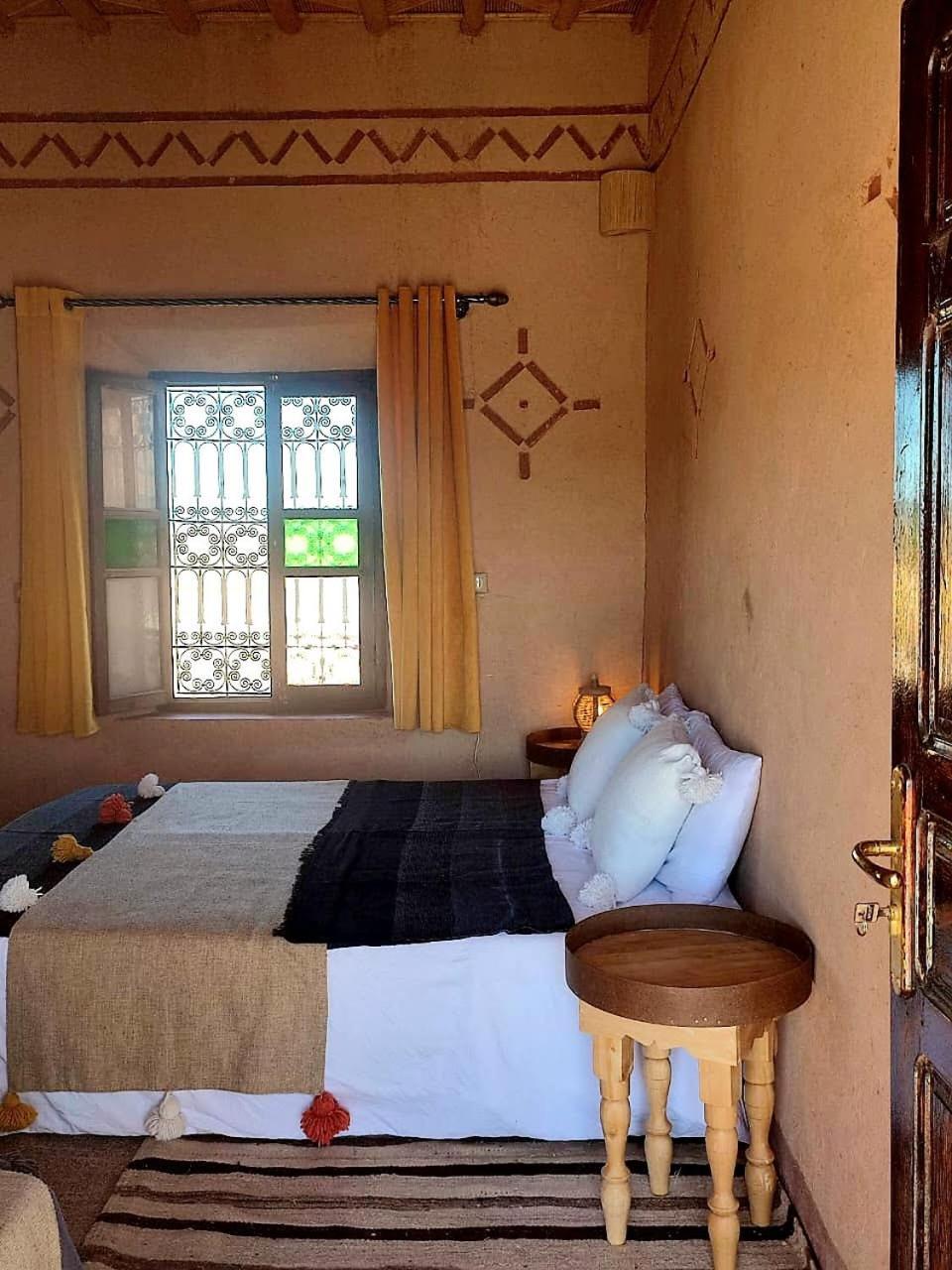 Maison D'Hotes Izza Kelaat-M'Gouna Buitenkant foto