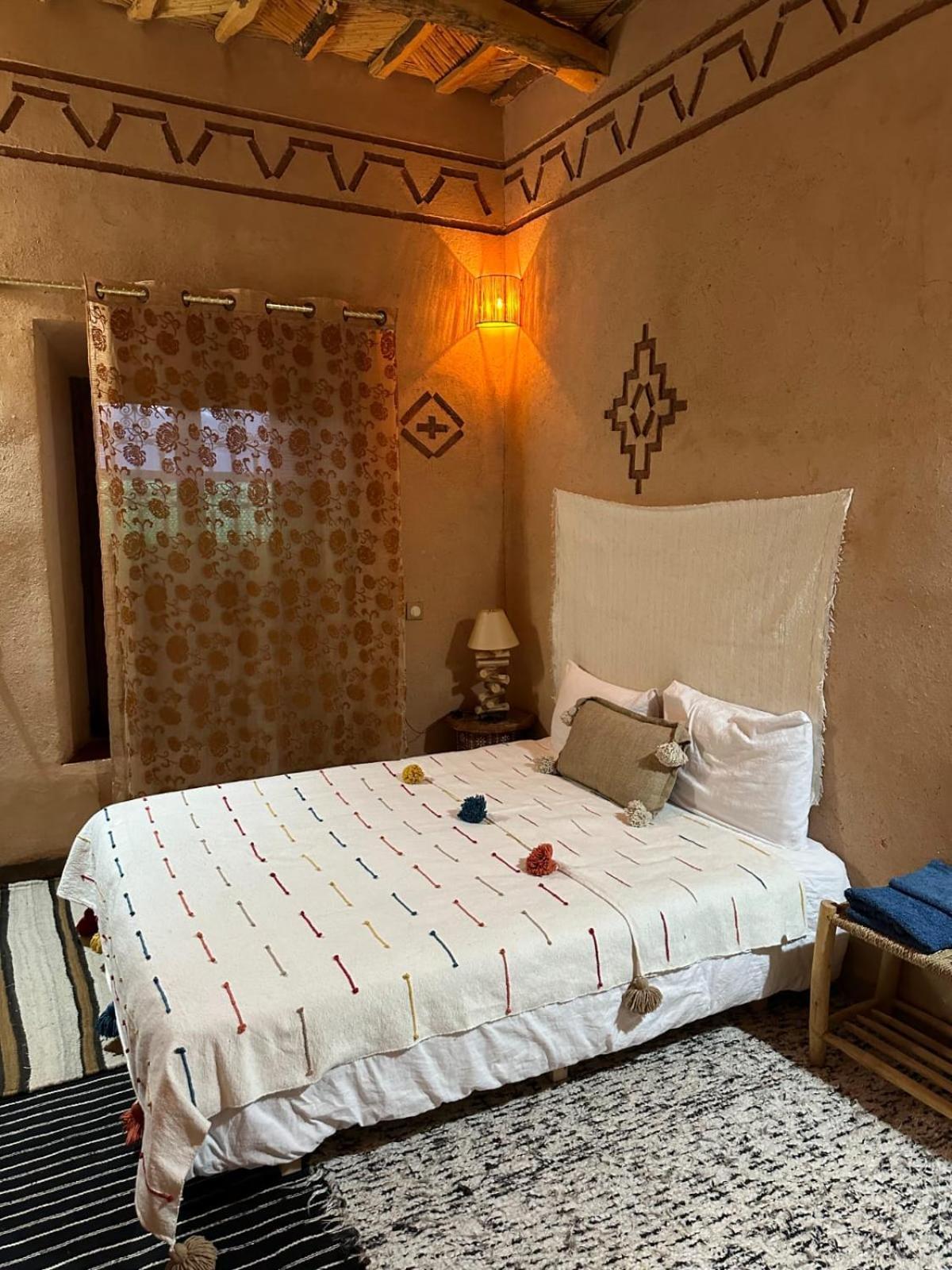 Maison D'Hotes Izza Kelaat-M'Gouna Buitenkant foto